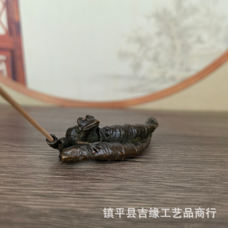 Vintage Collectible Christmas Ornaments - ที่ใส่ธูปรูปกบใบบัว ของสะสมโบราณ งานฝีมือโลหะผสมวินเทจ ของตกแต่งบ้าน