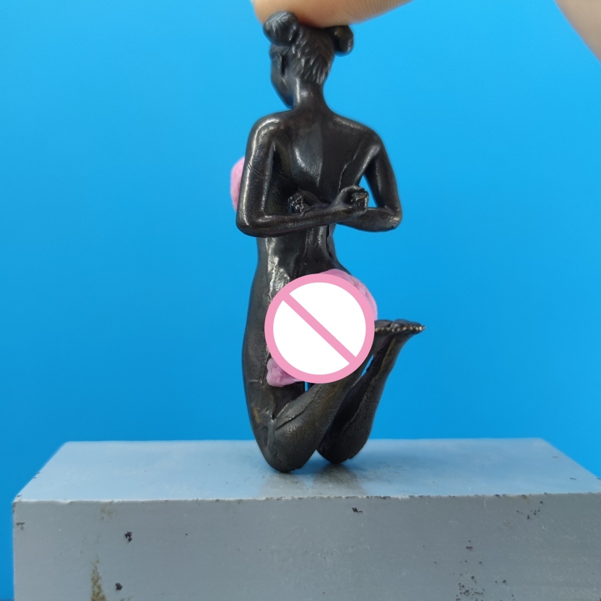 รูปปั้นศิลปะหญิงคุกเข่าทำจากทอ - Vintage Collectible Figures บทวิจารณ์และราคา